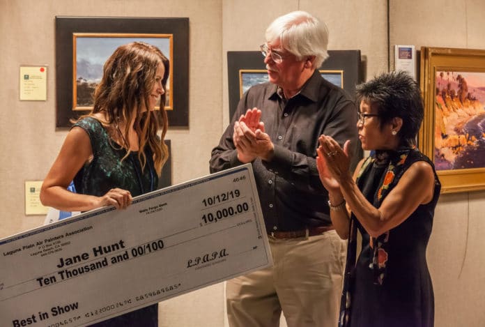 Jane Hunt, accepting the Best in Show award