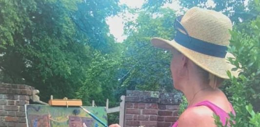 Ginny Good painting en plein air