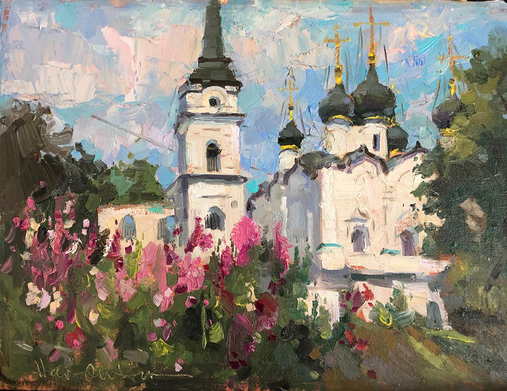 Plein air oil painting of buildings in Moscow, Russia with pink flowers in foreground