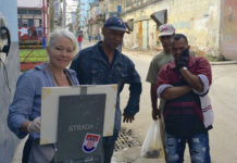 Women artists > Brenda Boylan draws an audience in Cuba