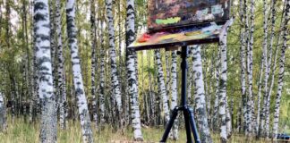 Plein air painting using broad brushstrokes