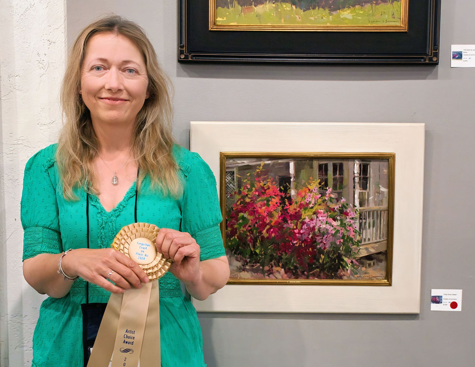 Haidee-Jo Summers with her Artist Choice winning painting