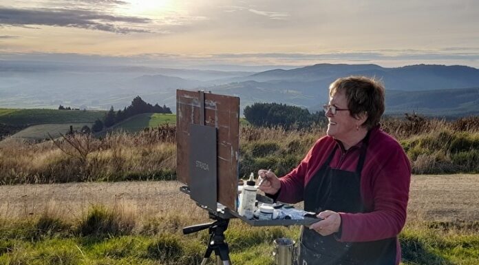 Stolen Brushes! Plein air painter Lorna Allan says that through her work, she hopes to share the peace, beauty and tranquility of the natural world with her viewers and clients.