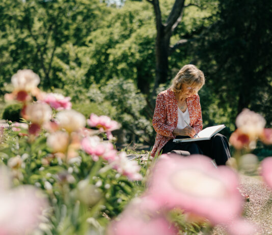 American Women Artists Paint at Cheekwood Estate & Gardens Brenda Swenson, American Women Artists plein air painter