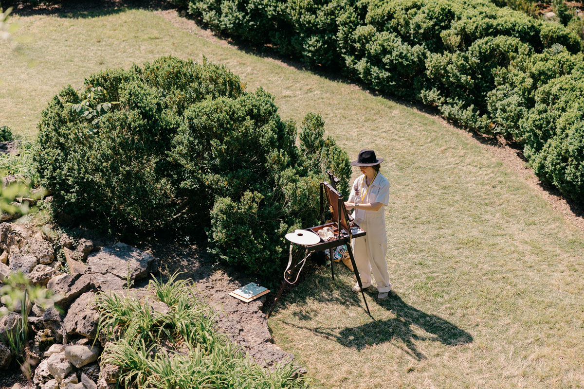 Brooke Barthlomew painting at Cheekwood Estate & Gardens