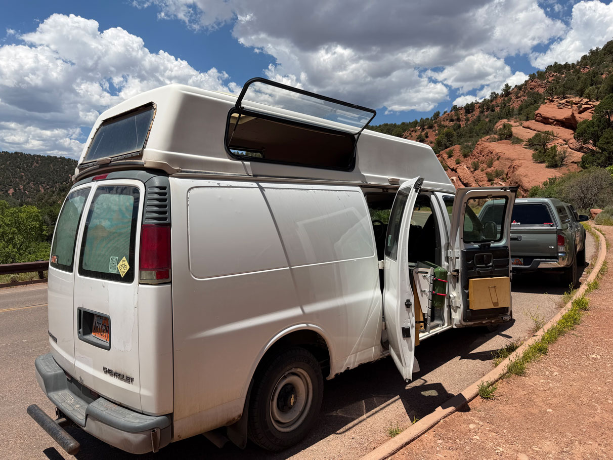 Mobile studio for plein air painting